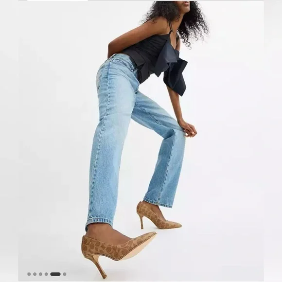 COACH Samantha Pump Point Toe 3.25” Heel signature logo bead chain size 5.5 - Picture 6 of 15